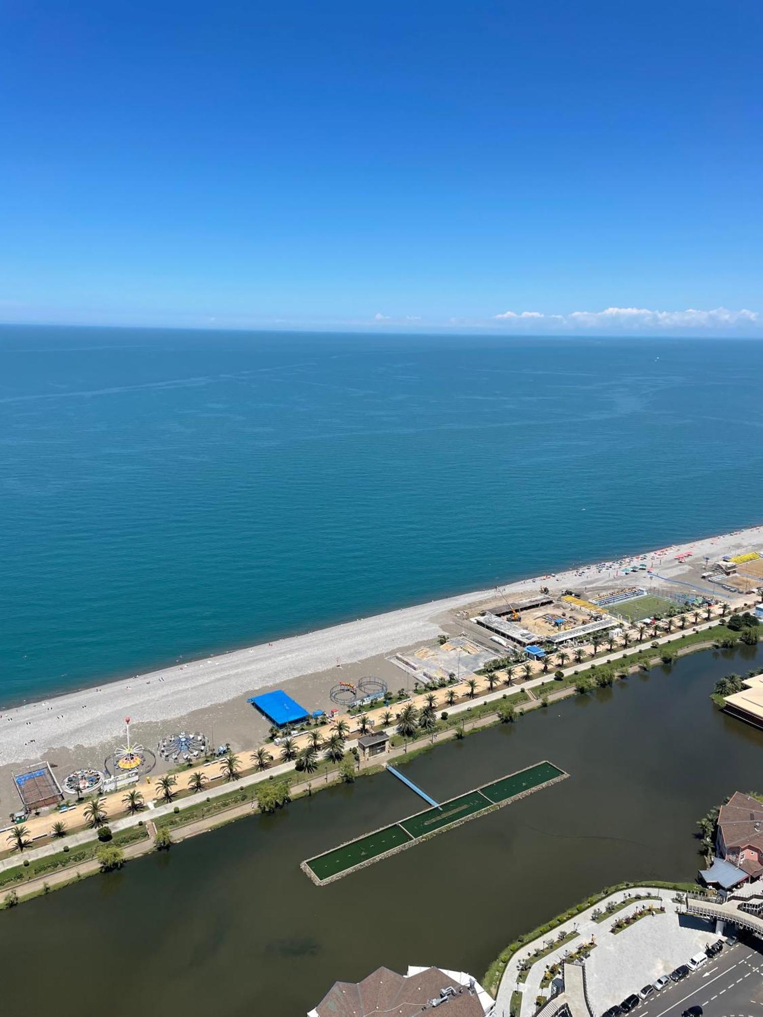 Orbi City Sea View บาทูมิ ภายนอก รูปภาพ
